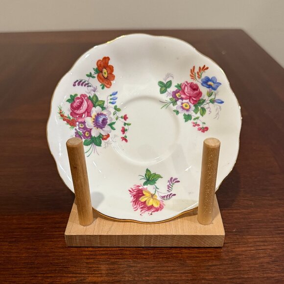 Royal Albert English Tea Cup and Saucer Set - Pink, Purple and Blue Flowers - Picture 3 of 6